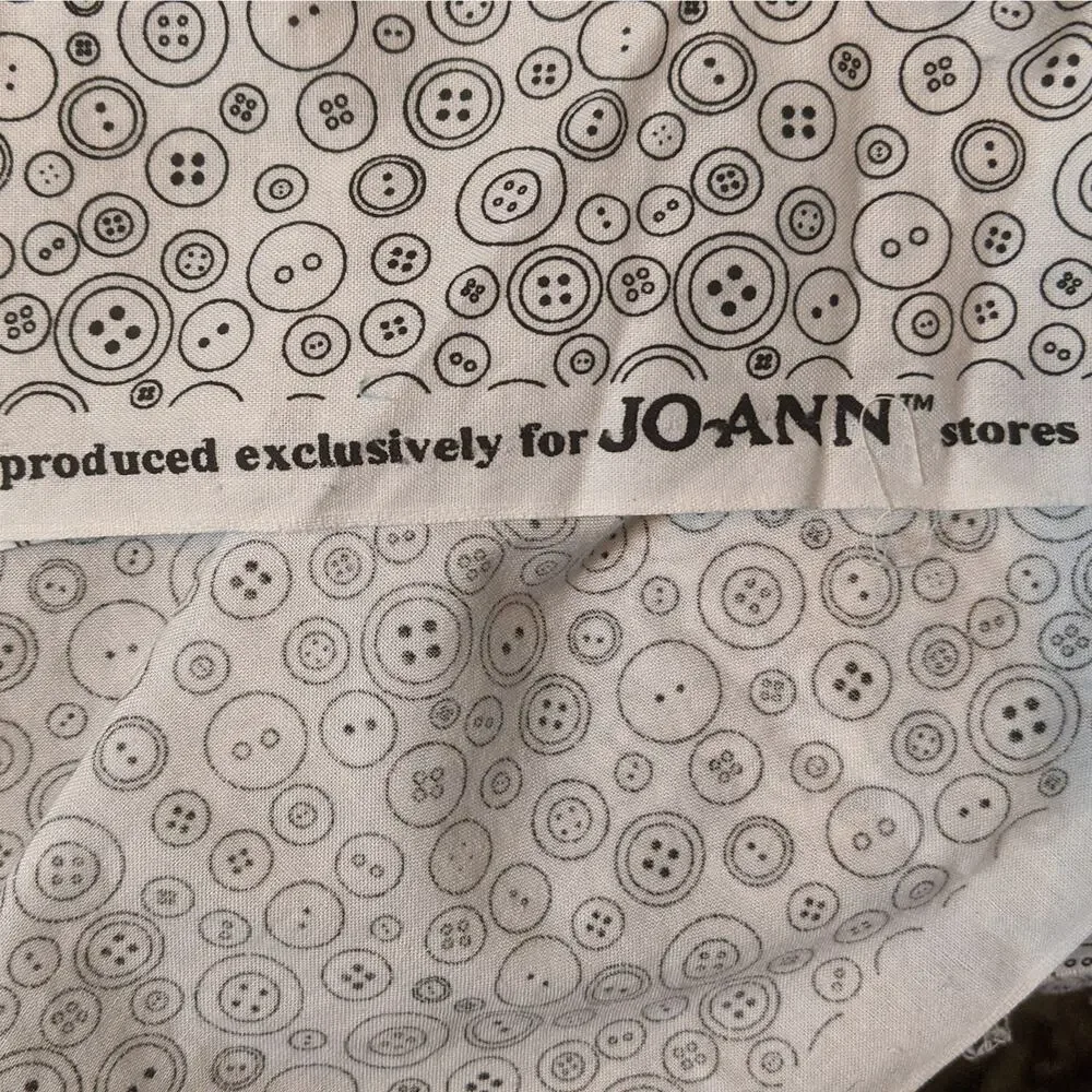 NEW Fabric Black Buttons on White Yardage 42" x 32" - Picture 3 of 3